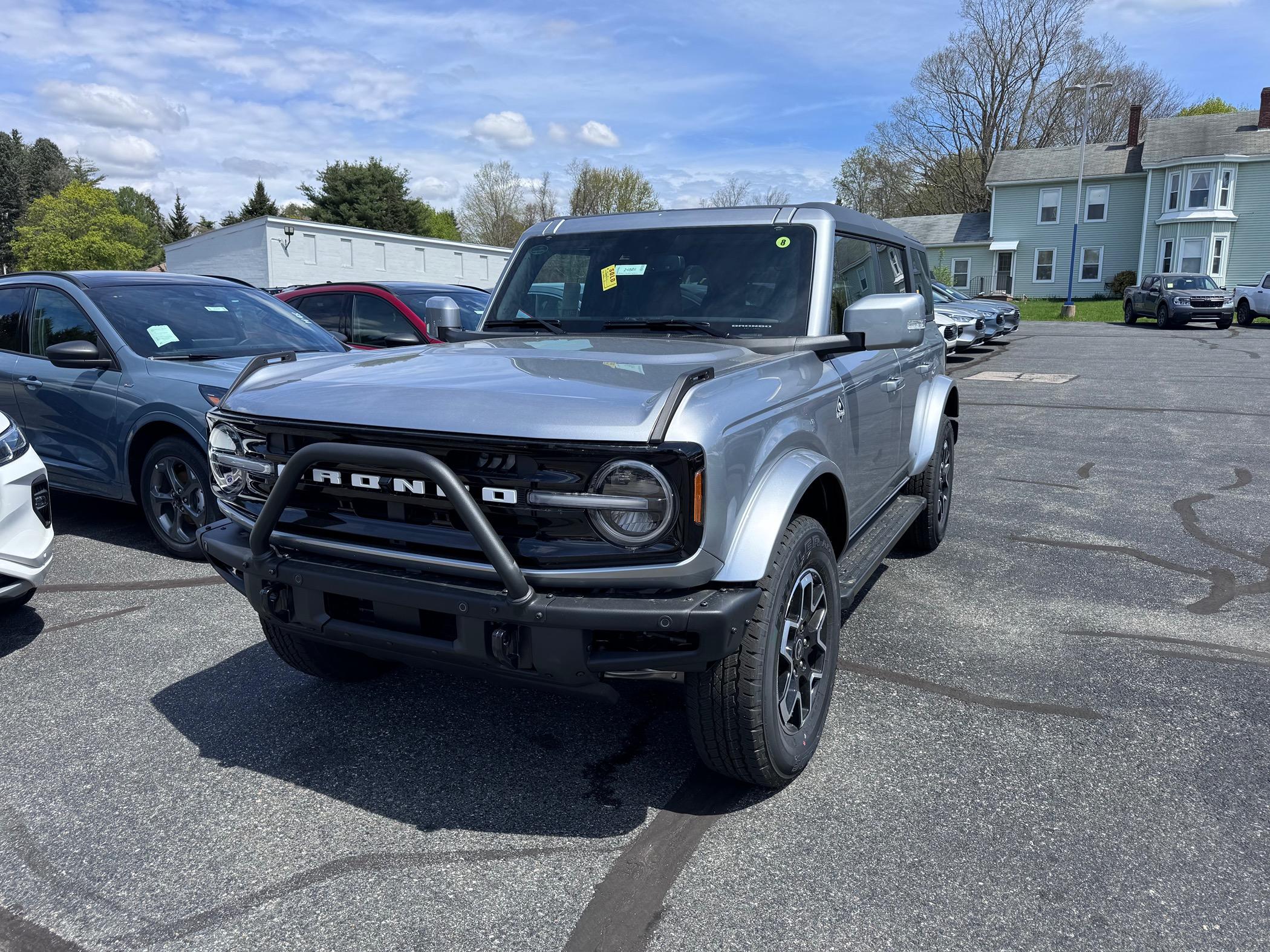 Ford Bronco ICONIC SILVER Bronco Club IMG_0886