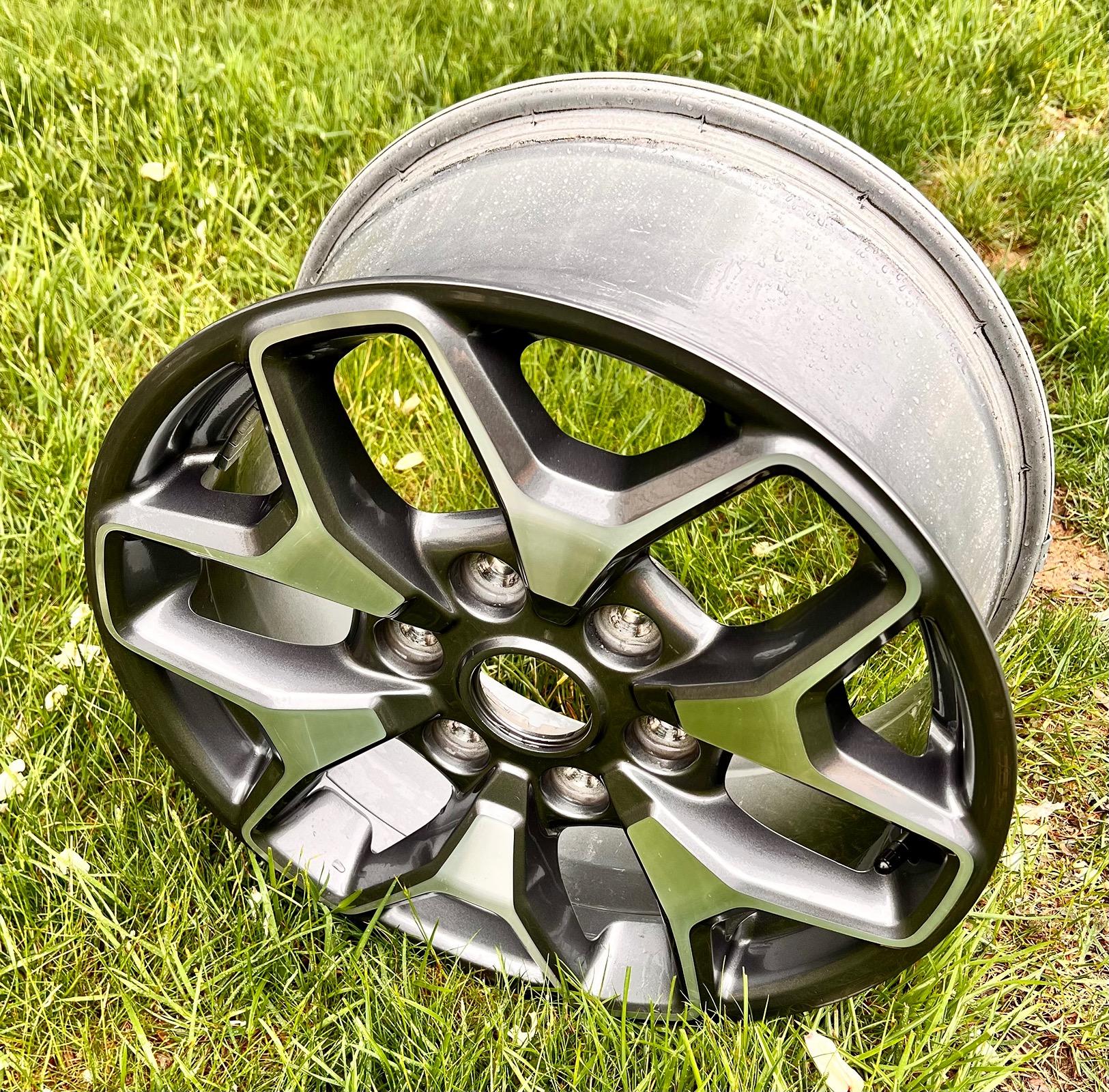 Ford Bronco Stock Badlands Wheels $400 IMG_6707