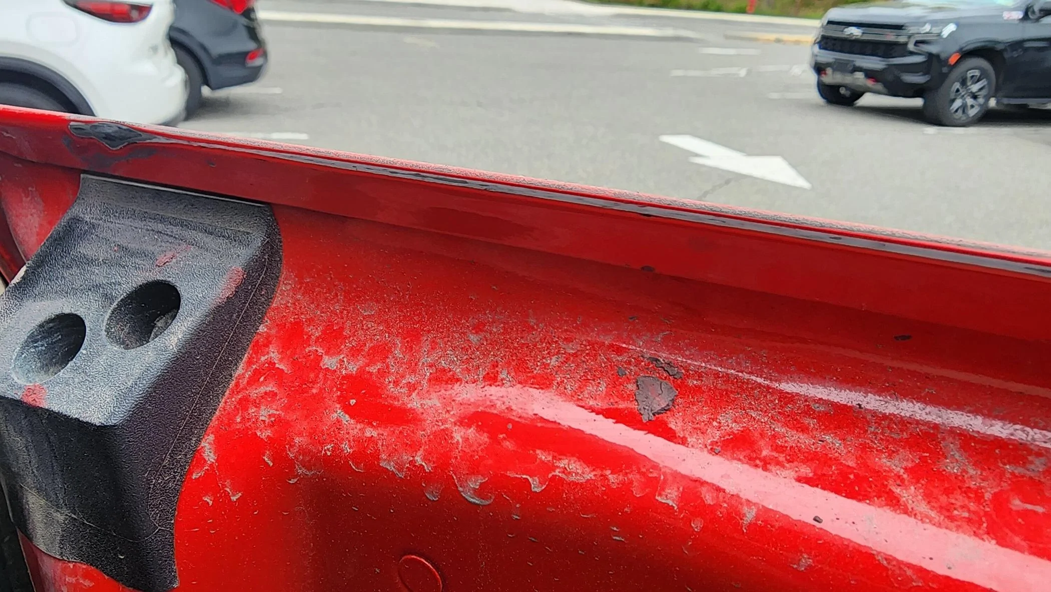 Ford Bronco Rear tailgate door paint rubbing off! 1000000792
