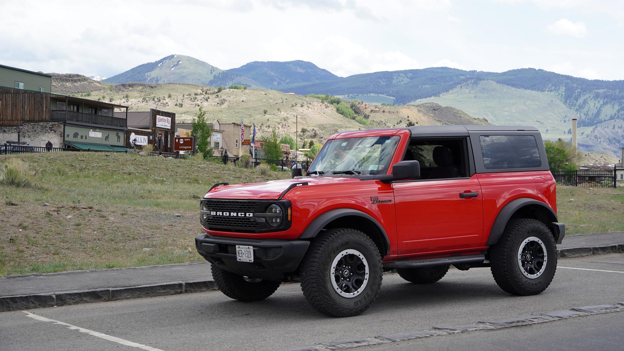 Ford Bronco 5/9 Build Week group. (ManSquatch Week) Clifford Yellowstone.JPG