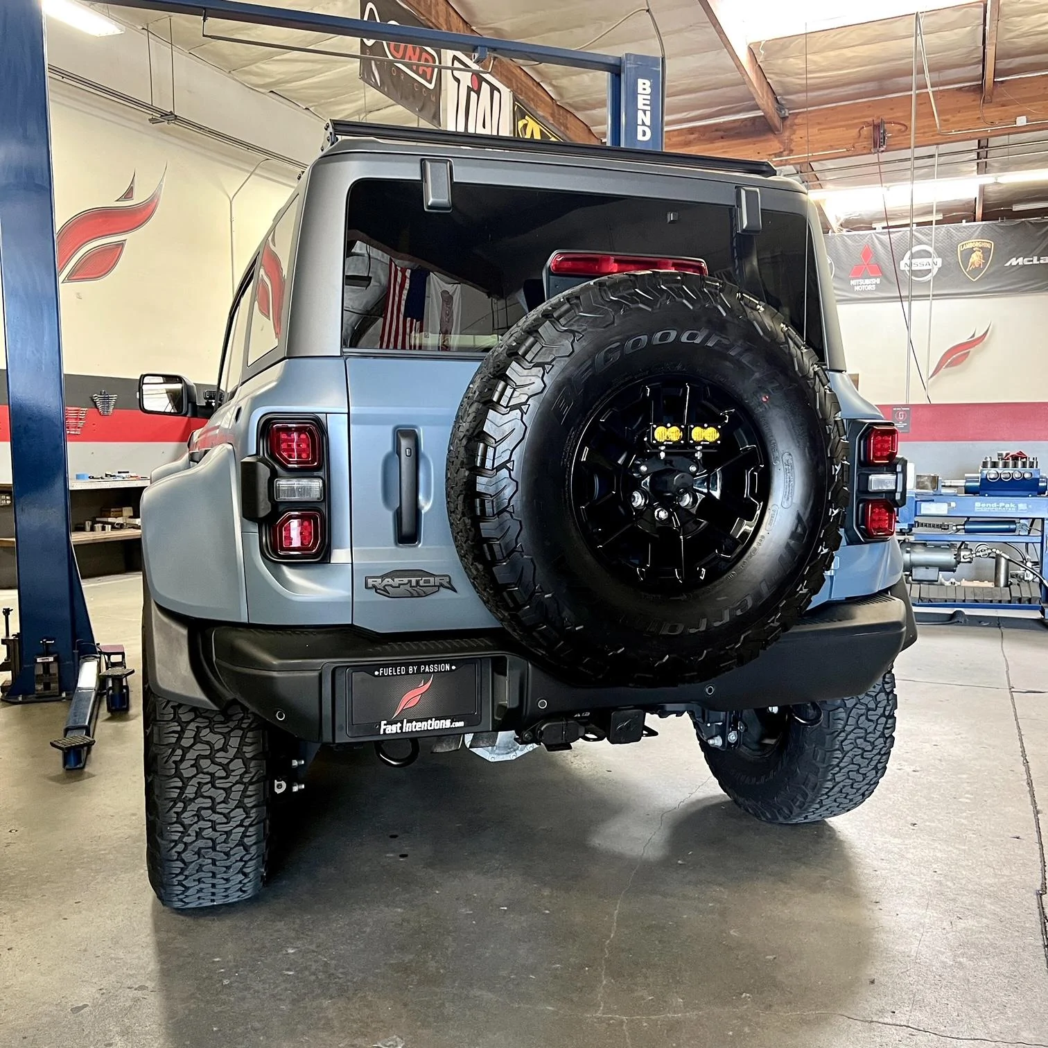 Ford Bronco Chase lights Bronco_Raptor_CLM_1