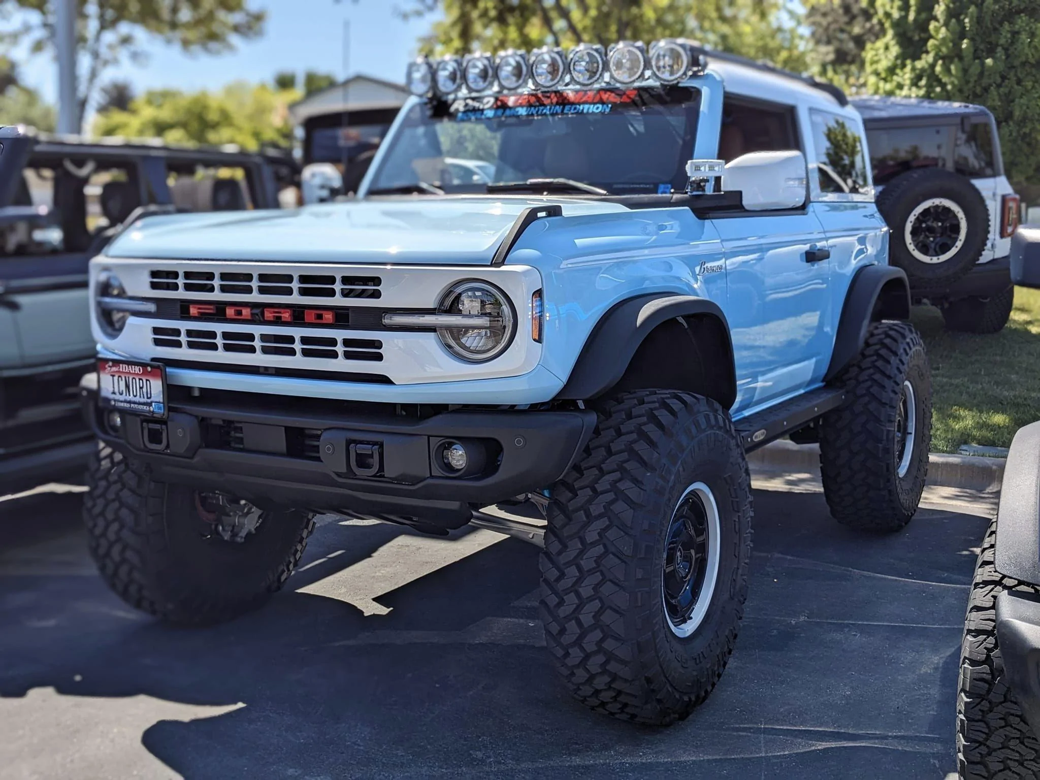 Ford Bronco HERITAGE EDITION Bronco Club cars and coff