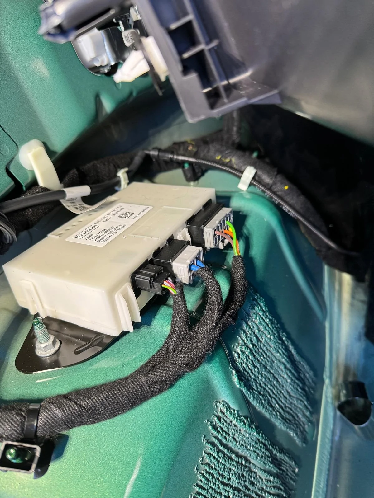 Ford Bronco XK Glow 5th wheel tail wiring - Updated with instructions! IMG_0172