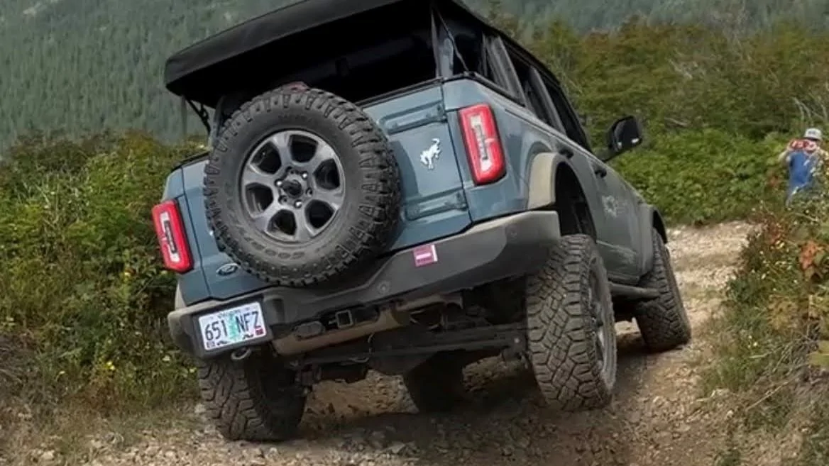 Ford Bronco Tushy Tuesday!! Let's see those Bronco Rear Ends! IMG_7743