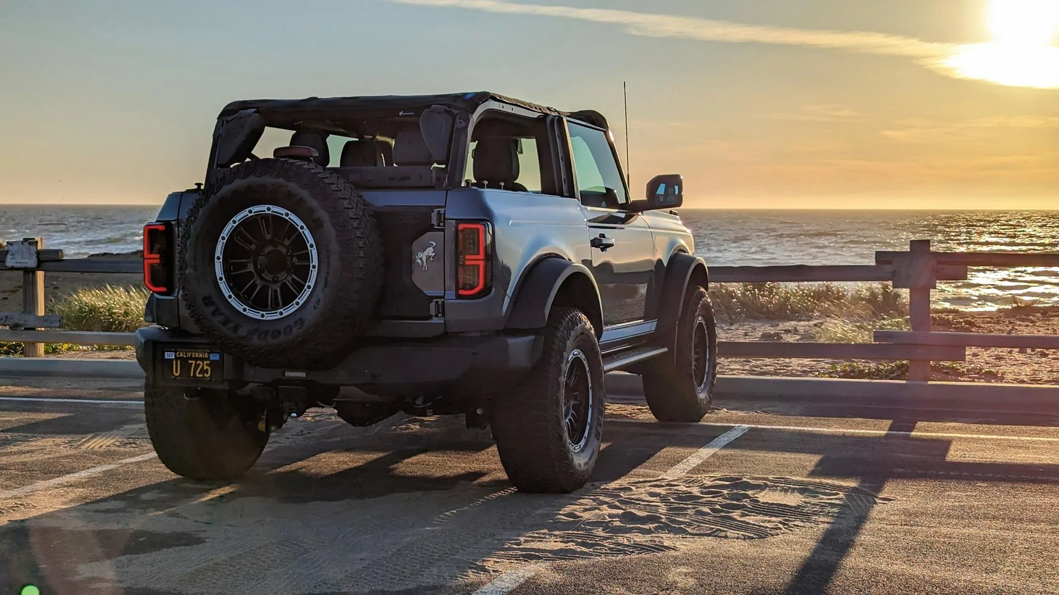 Ford Bronco Tushy Tuesday!! Let's see those Bronco Rear Ends! PXL_20240421_021336140~2