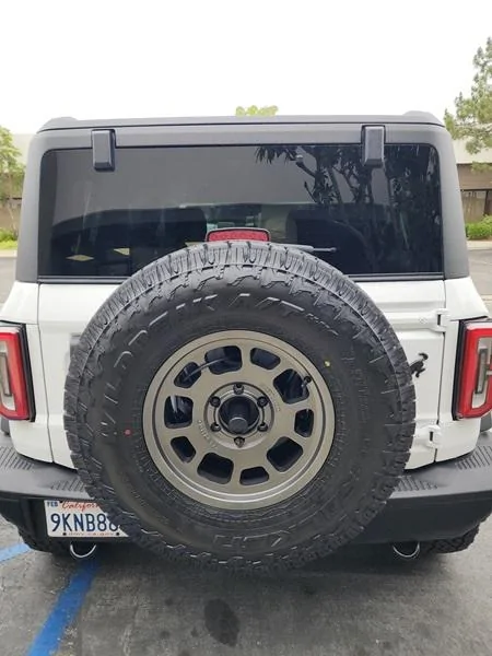 Ford Bronco New Falken AT4W 35/11.5 17 tires Falken AT4W 35 - 11.5 - 17 spar