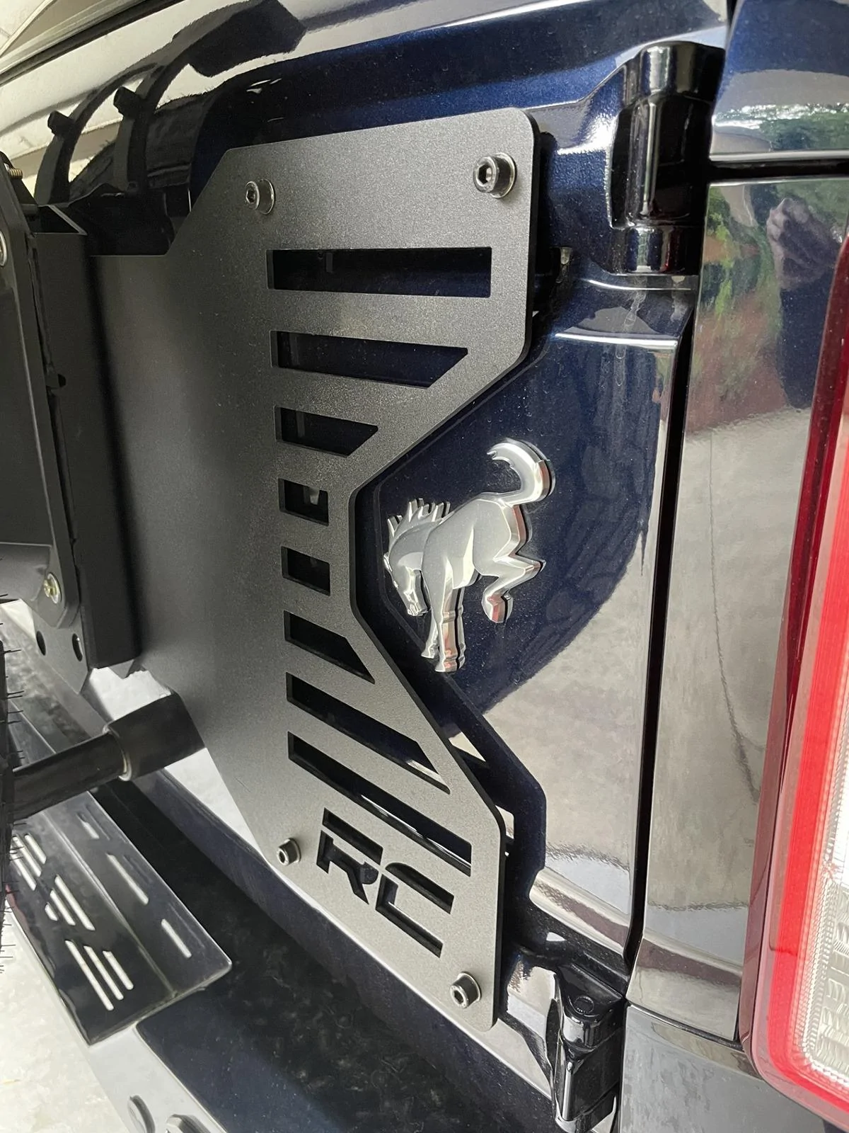 Ford Bronco Gnarly tailgate rattle Spare Tire Reinforcement Bracket