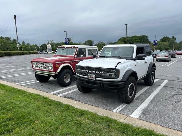 Ford Bronco Pics of your 2dr next to other cool 2drs B