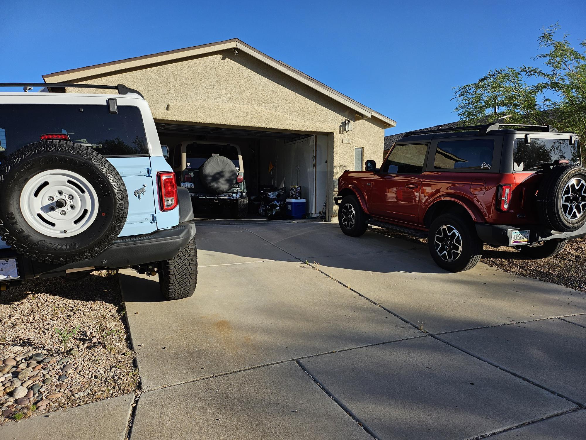 Ford Bronco Pics of your 2dr next to other cool 2drs 20240502_065741