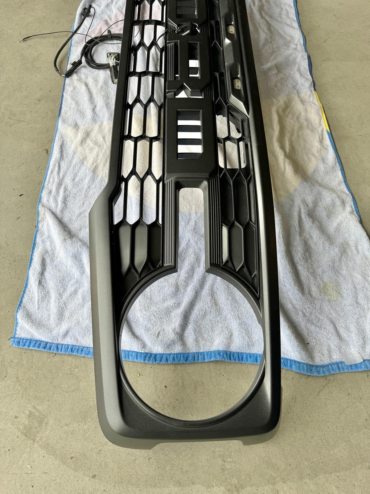 Ford Bronco FS: Complete OEM Raptor Grille IMG_5899