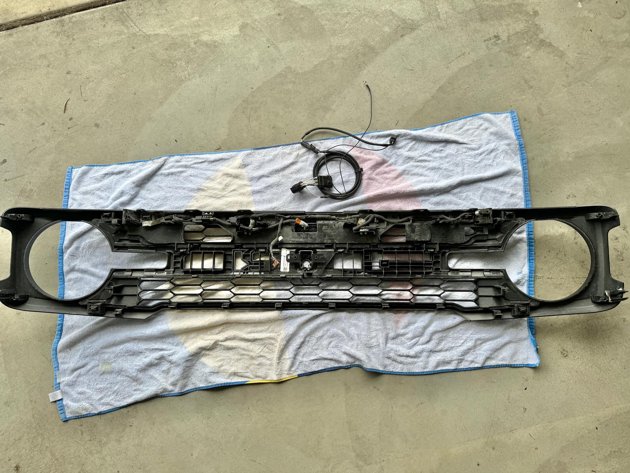 Ford Bronco FS: Complete OEM Raptor Grille IMG_5900
