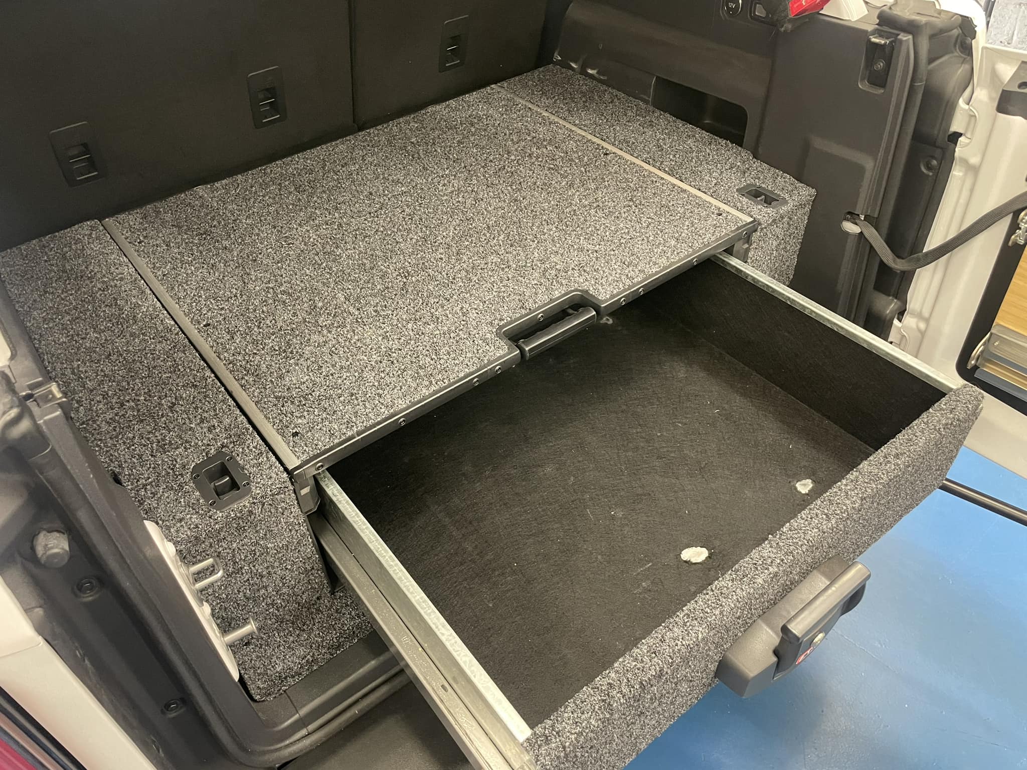 Ford Bronco FS: ARB Roller Drawer Kit Storage System with Roller Top for 2021+ Ford Bronco storage3