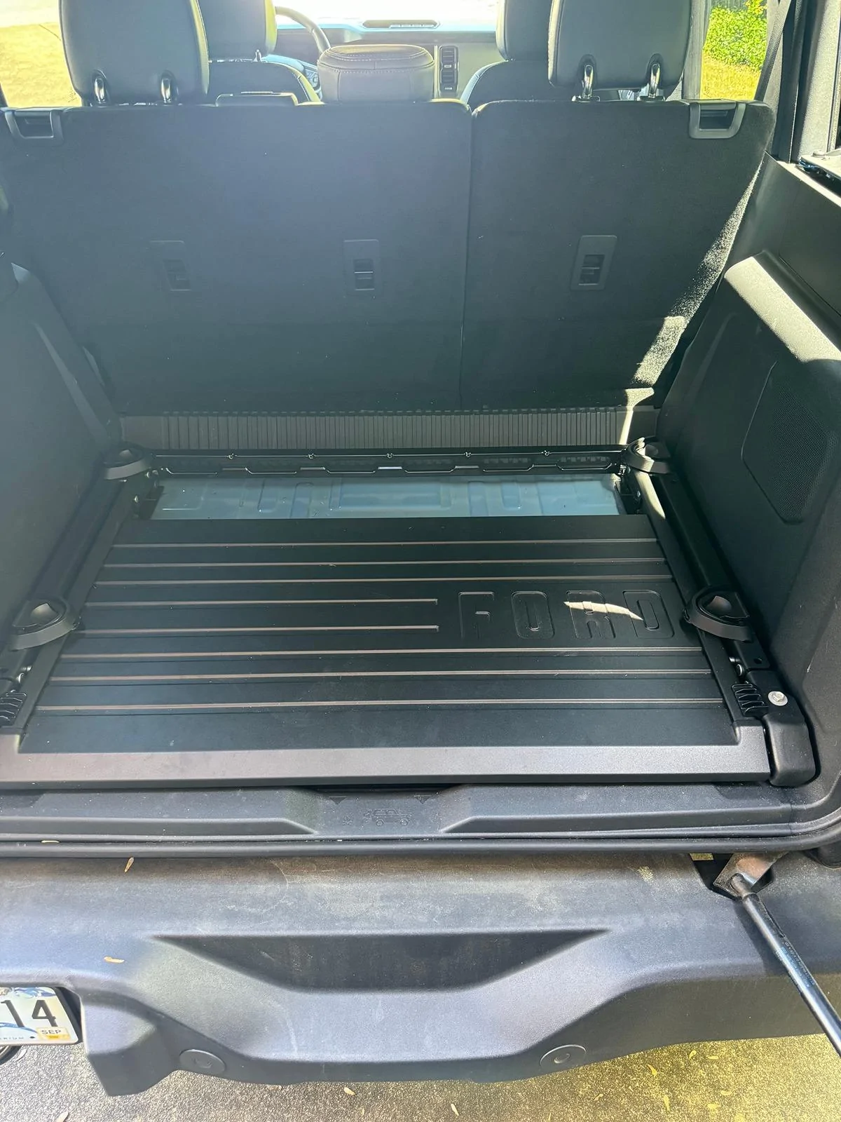 Ford Bronco OEM 4DR Bronco Slideout Tailgate - $850 IMG_2343