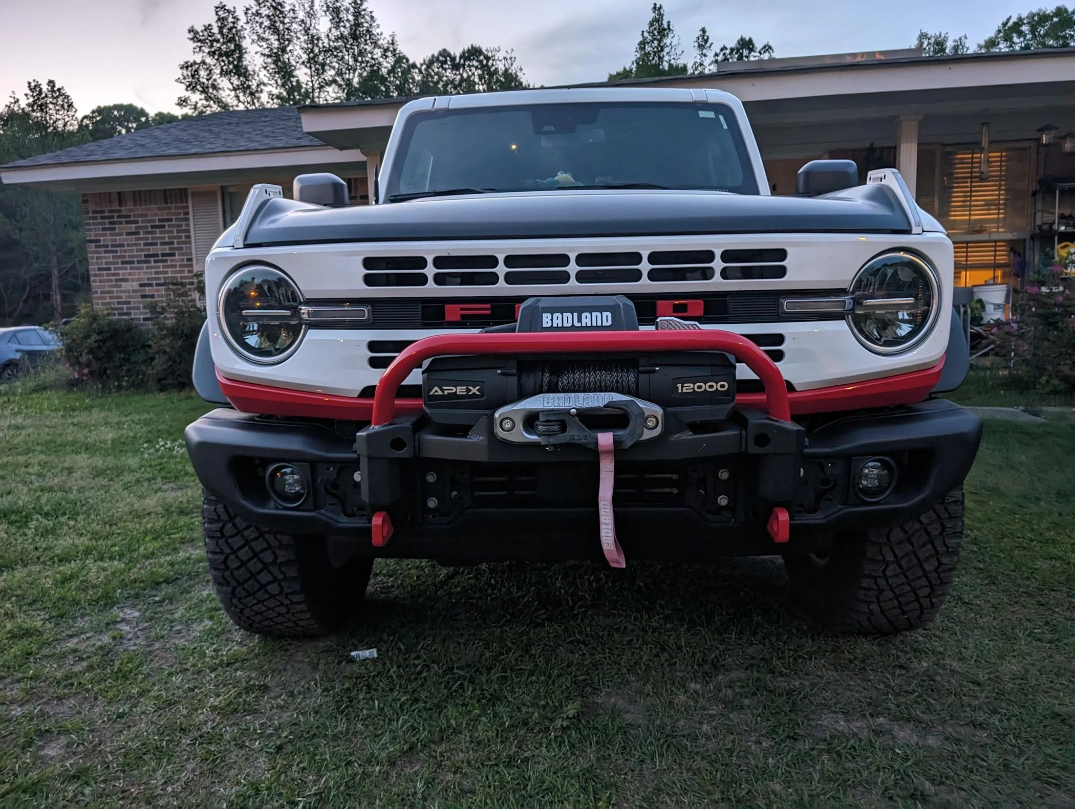 Ford Bronco HERITAGE EDITION Bronco Club PXL_20240416_003600978.NIGHT