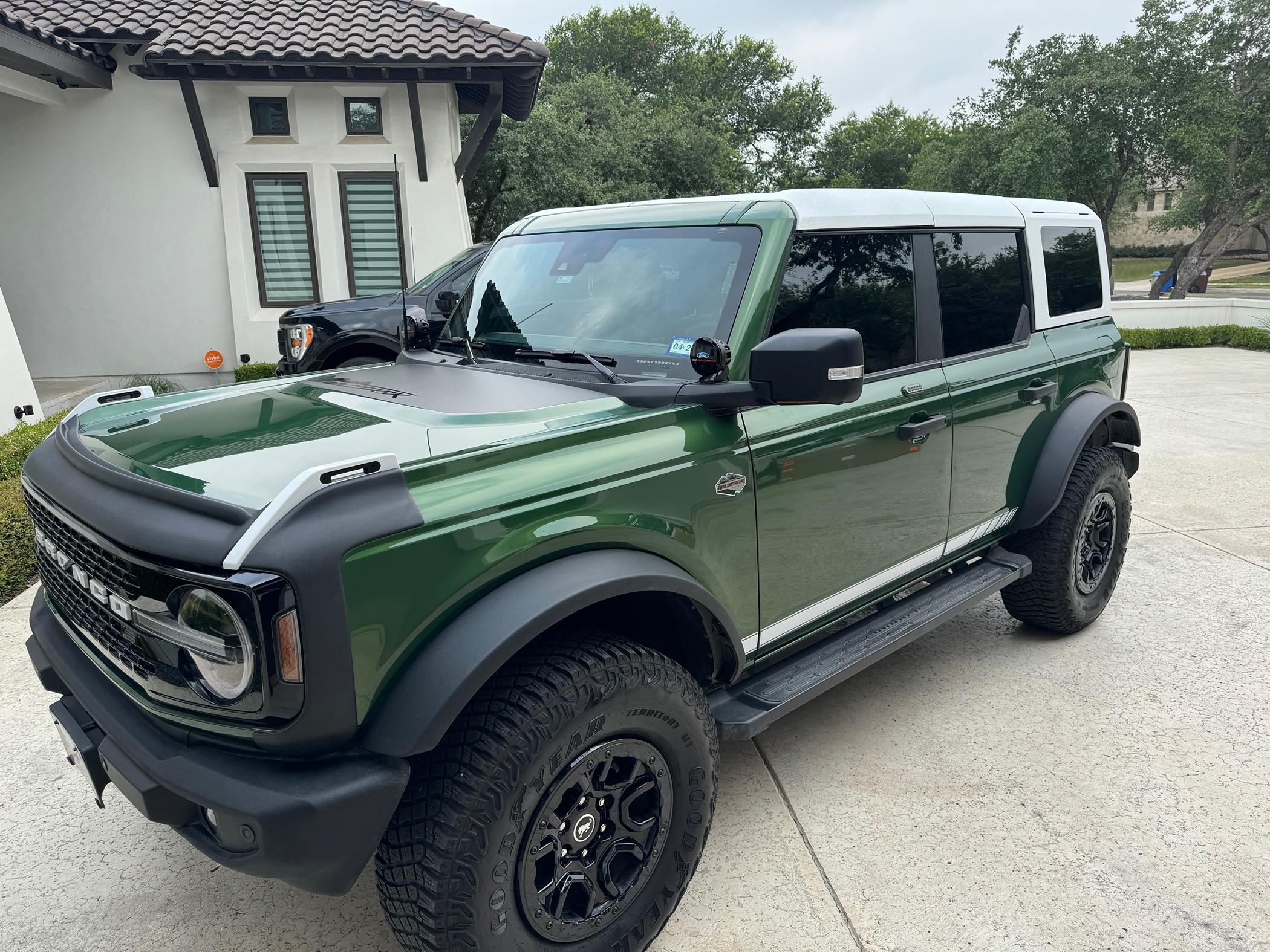Ford Bronco Anderson White Top on Eruption Green Wildtrak IMG_0709
