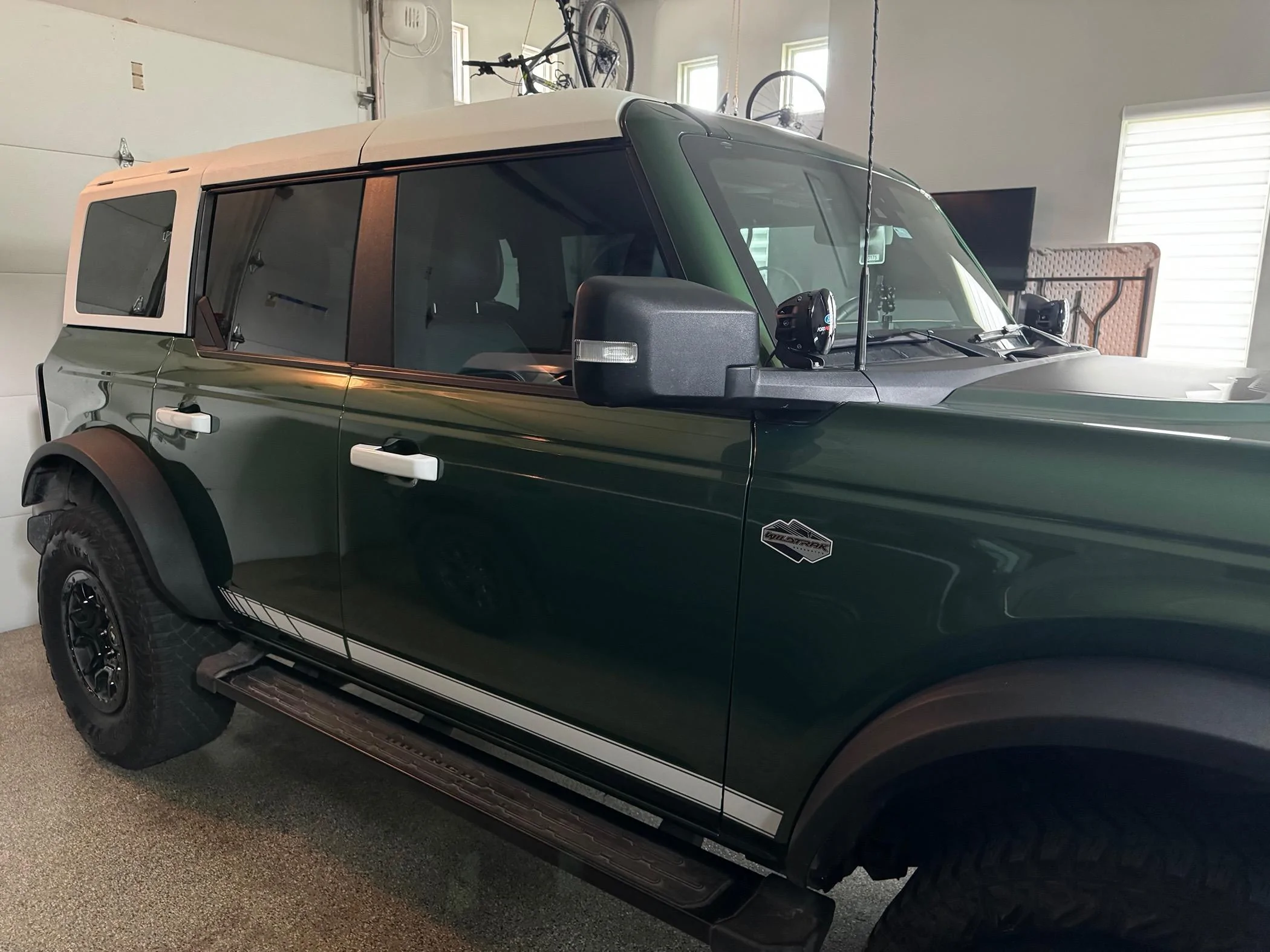 Ford Bronco Anderson White Top on Eruption Green Wildtrak IMG_0712