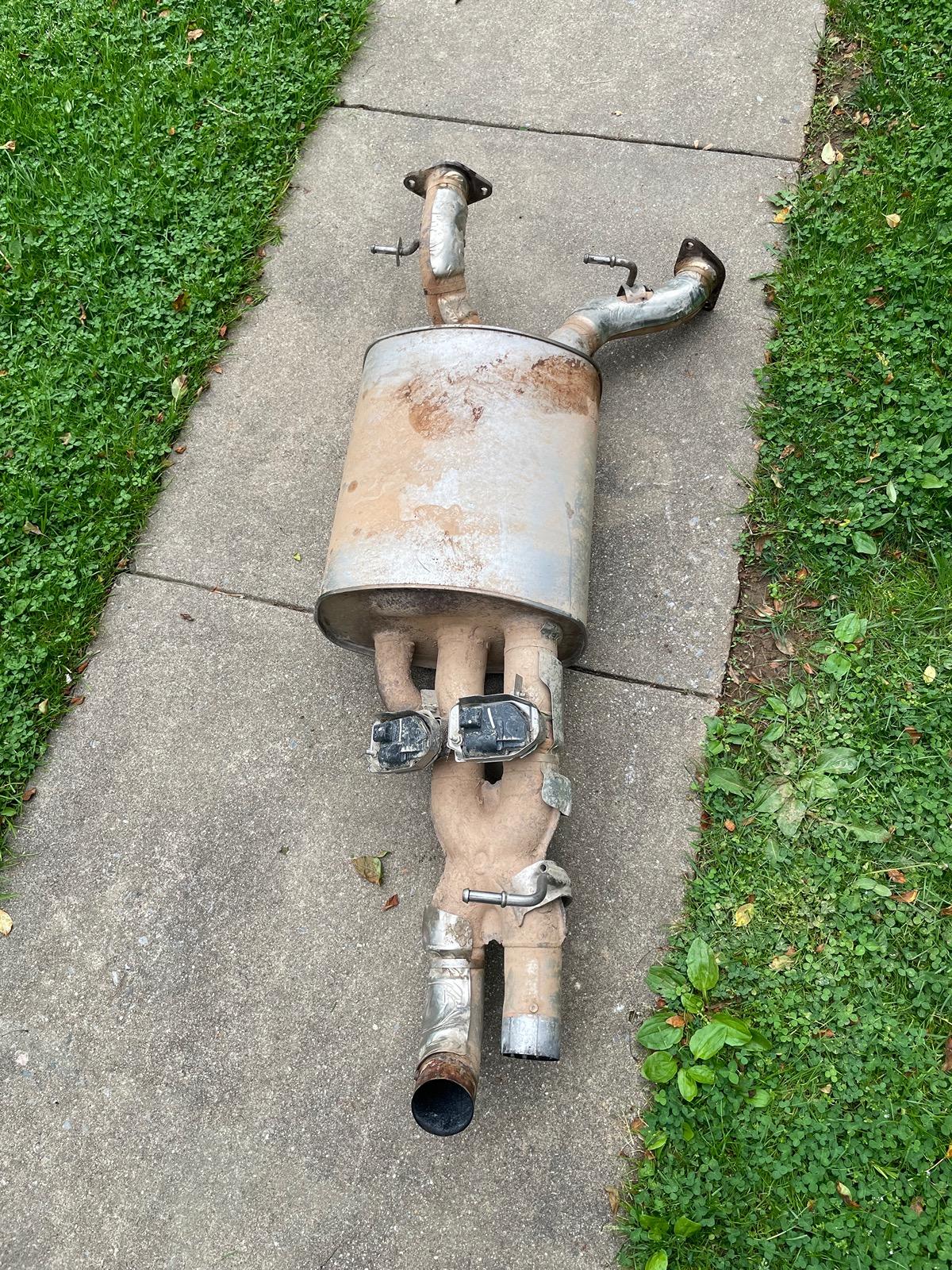 Ford Bronco FS: raptor muffler with valves IMG_5102