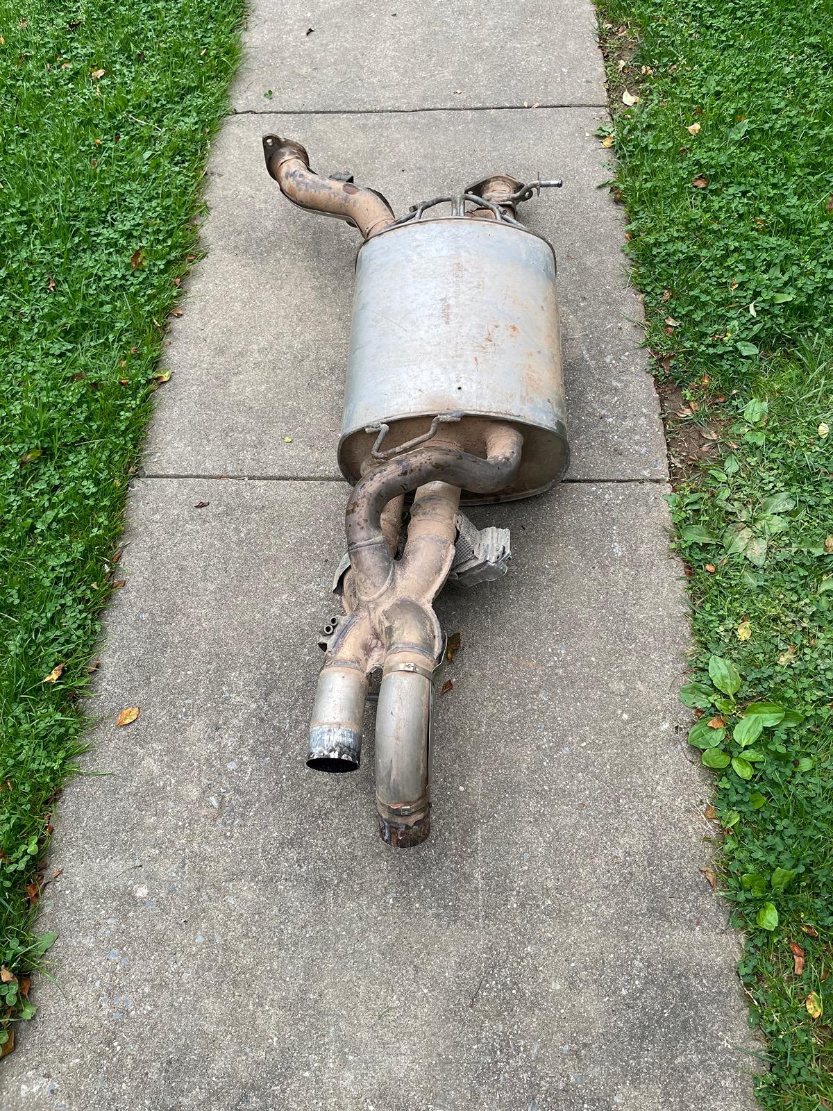 Ford Bronco FS: raptor muffler with valves IMG_5106