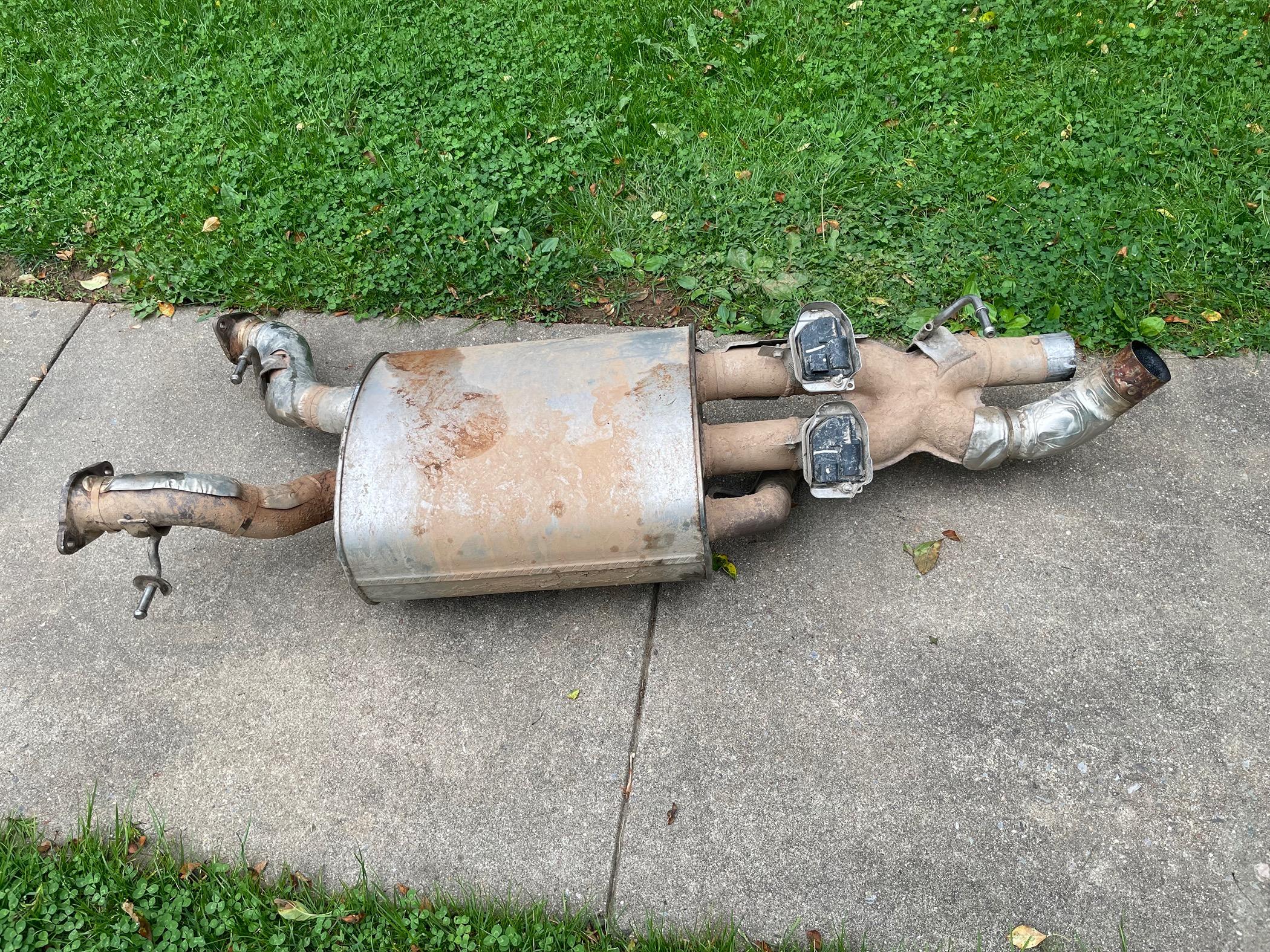 Ford Bronco FS: raptor muffler with valves IMG_5103