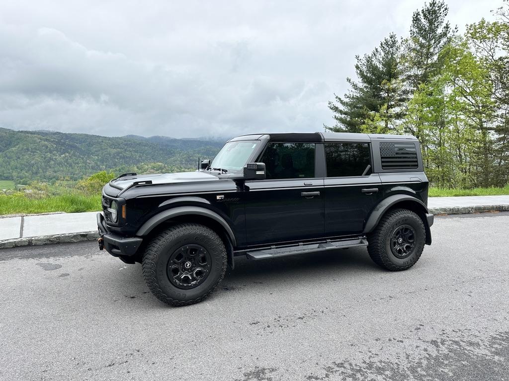 Ford Bronco American Flag flying Broncos 5F7DEF64-EBA2-4F38-8C96-4A8DBD80E843_1_105_c