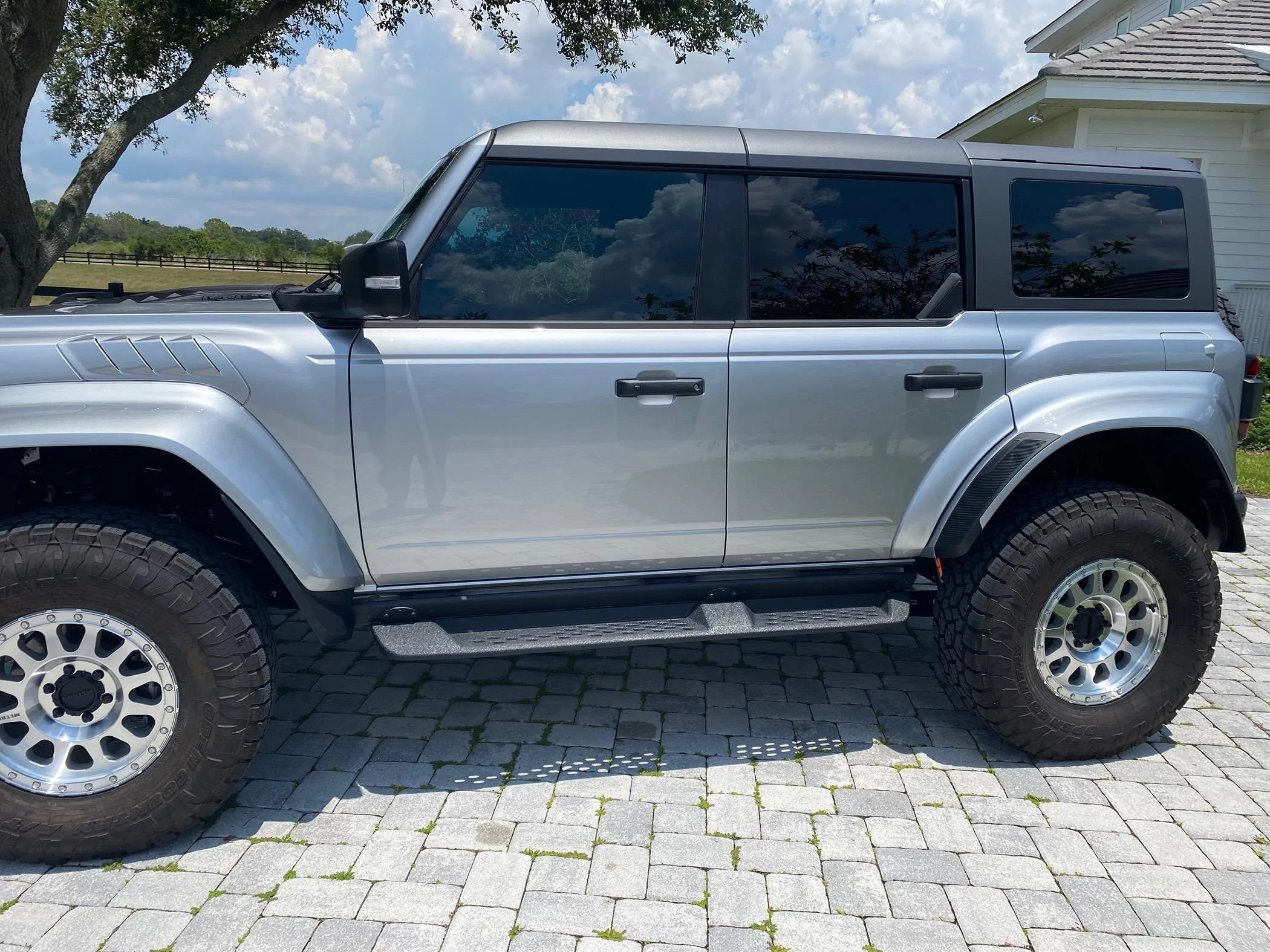 Ford Bronco 2024 Iconic Silver Bronco Raptor Build IMG_1135