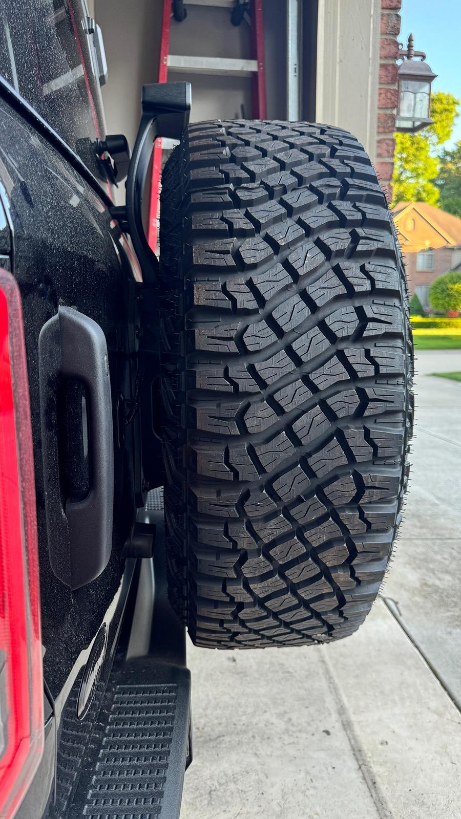Ford Bronco Spare tire rubber bumper IMG_3197