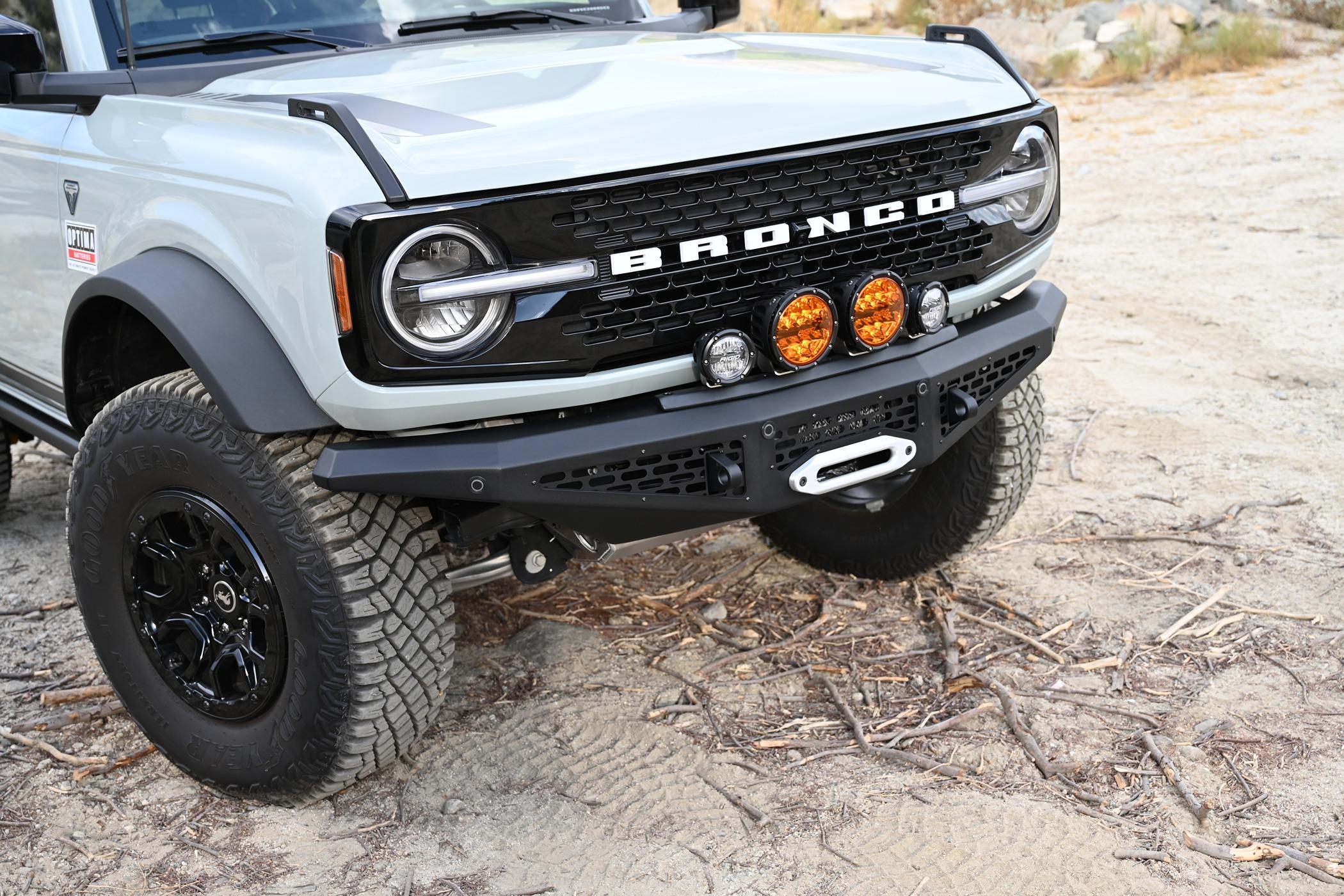 Ford Bronco Winch front bumper DTS_1701.JPG