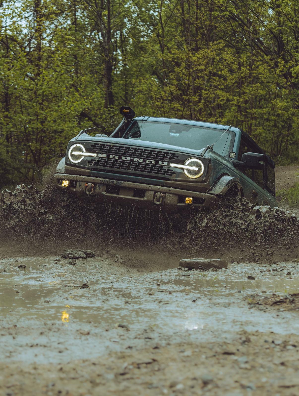 Ford Bronco It's full-Throttle Thursday! Show us those action shots! 343823481_197659496452519_2983954516010294368_n