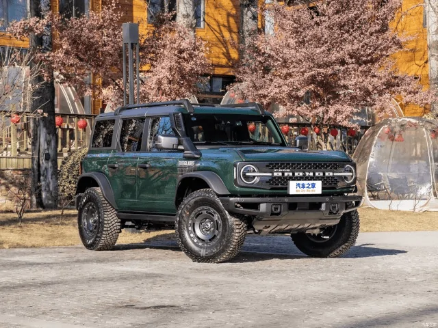 Ford Bronco Chinese-Market Bronco photos: full digital gauge cluster, new interior colors, rear passengers vents, etc. 1717126171969-iq