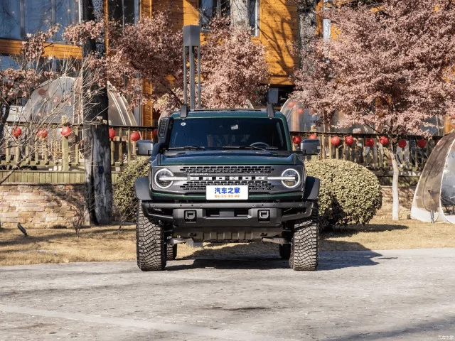 Ford Bronco Chinese-Market Bronco photos: full digital gauge cluster, new interior colors, rear passengers vents, etc. 1717126184797-f