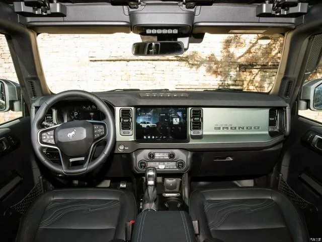 Ford Bronco Chinese-Market Bronco photos: full digital gauge cluster, new interior colors, rear passengers vents, etc. 50128887