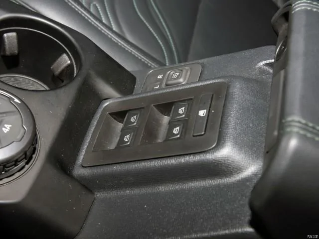 Ford Bronco Chinese-Market Bronco photos: full digital gauge cluster, new interior colors, rear passengers vents, etc. 50128893