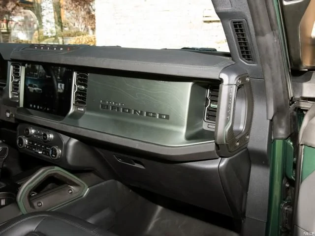 Ford Bronco Chinese-Market Bronco photos: full digital gauge cluster, new interior colors, rear passengers vents, etc. 50128898