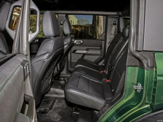 Ford Bronco Chinese-Market Bronco photos: full digital gauge cluster, new interior colors, rear passengers vents, etc. 50128888