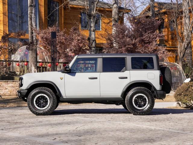 Ford Bronco Chinese-Market Bronco photos: full digital gauge cluster, new interior colors, rear passengers vents, etc. 50128910