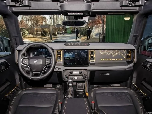 Ford Bronco Chinese-Market Bronco photos: full digital gauge cluster, new interior colors, rear passengers vents, etc. 50128903