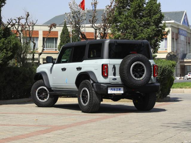 Ford Bronco Chinese-Market Bronco photos: full digital gauge cluster, new interior colors, rear passengers vents, etc. 50136293