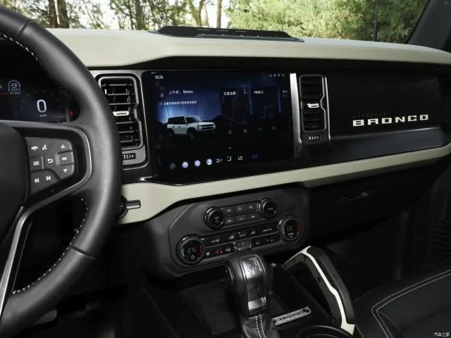 Ford Bronco Chinese-Market Bronco photos: full digital gauge cluster, new interior colors, rear passengers vents, etc. 50136291