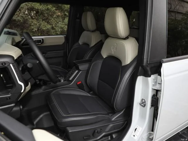Ford Bronco Chinese-Market Bronco photos: full digital gauge cluster, new interior colors, rear passengers vents, etc. 50136290