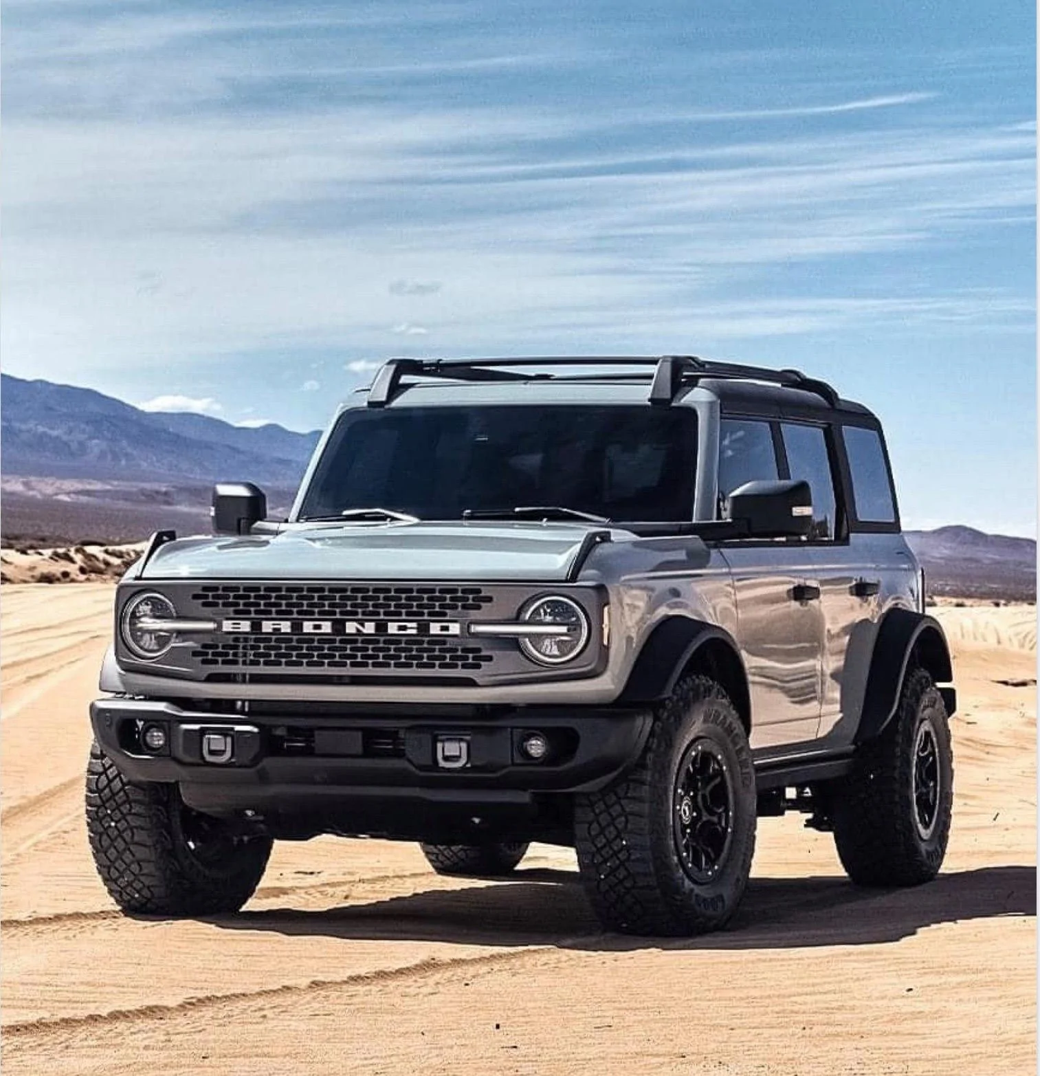 Ford Bronco Iconic Silver Paint Thread IC_Squach_4 Door