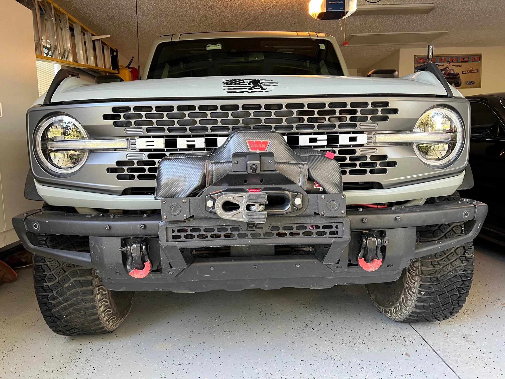 Ford Bronco Who's using the RC high winch mount? IMG_2427