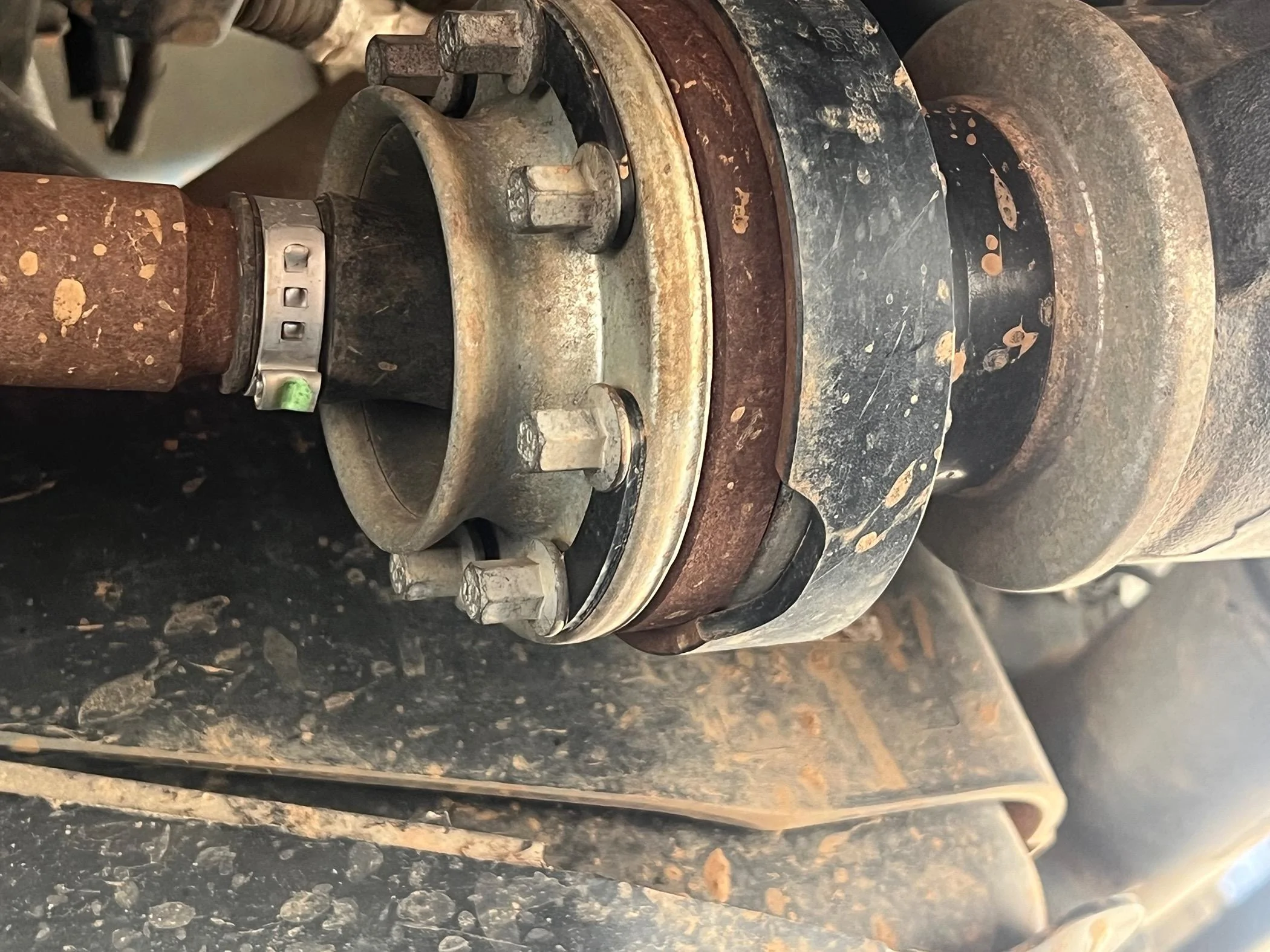 Ford Bronco Rear driveshaft bushing damaged - service recommend replacement IMG_7781