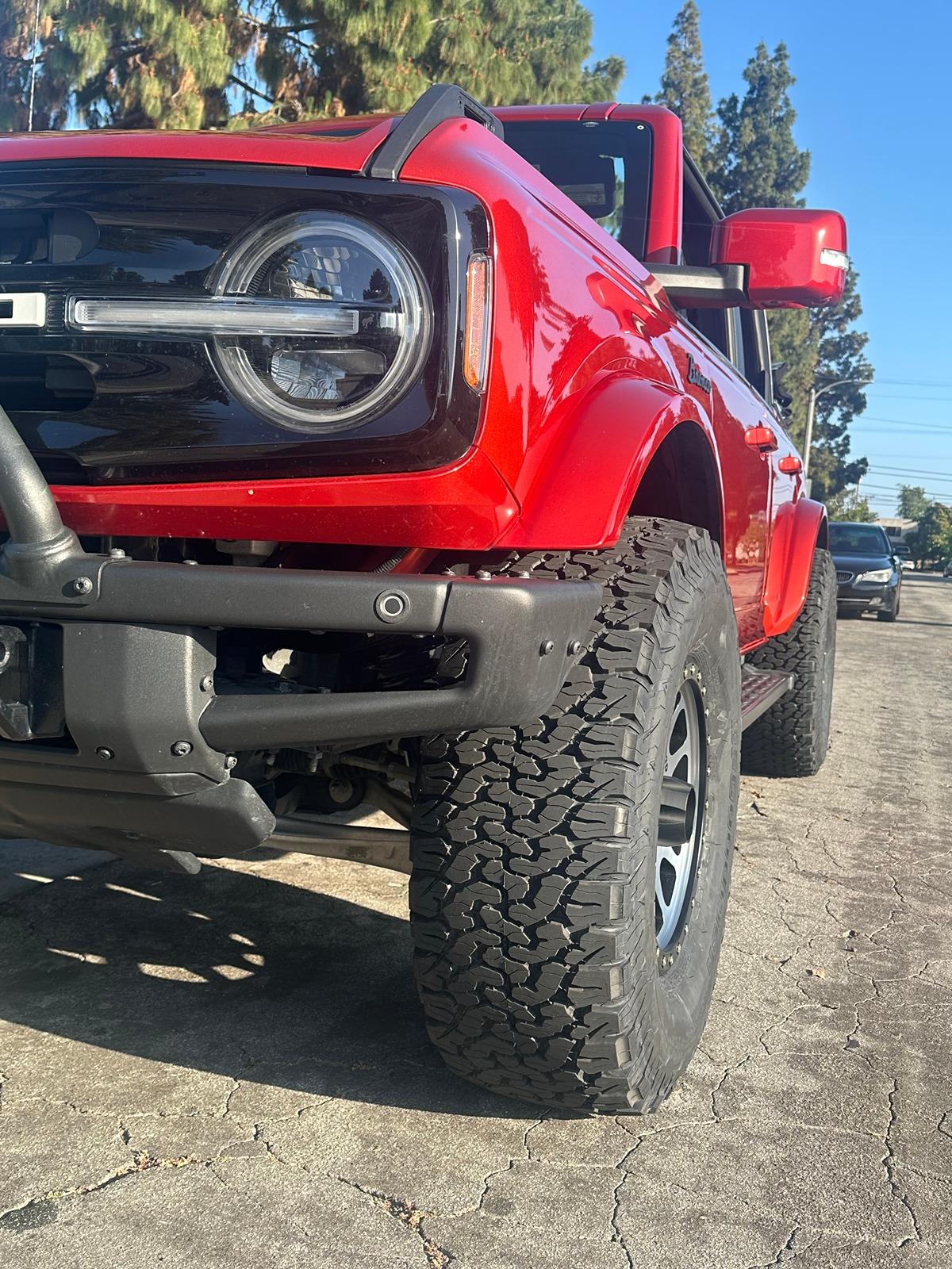 Ford Bronco HOT PEPPER RED Bronco Club Bronco 35s (4)