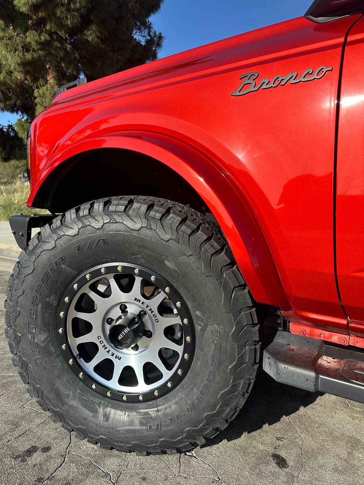Ford Bronco Which Method wheels do you like? Bronco 35s (1)