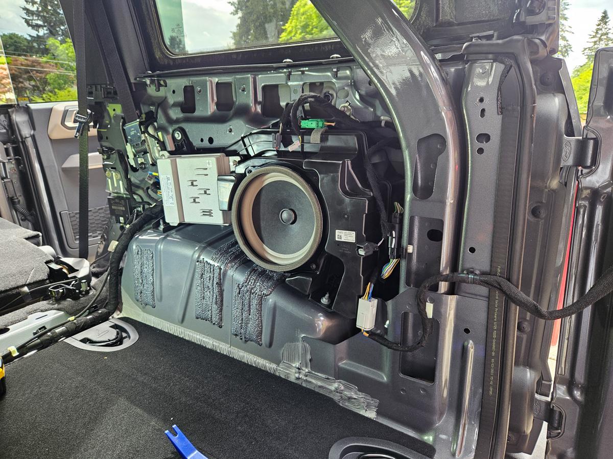 Ford Bronco Cobra 75 All Road CB Radio Install 20240518_150715