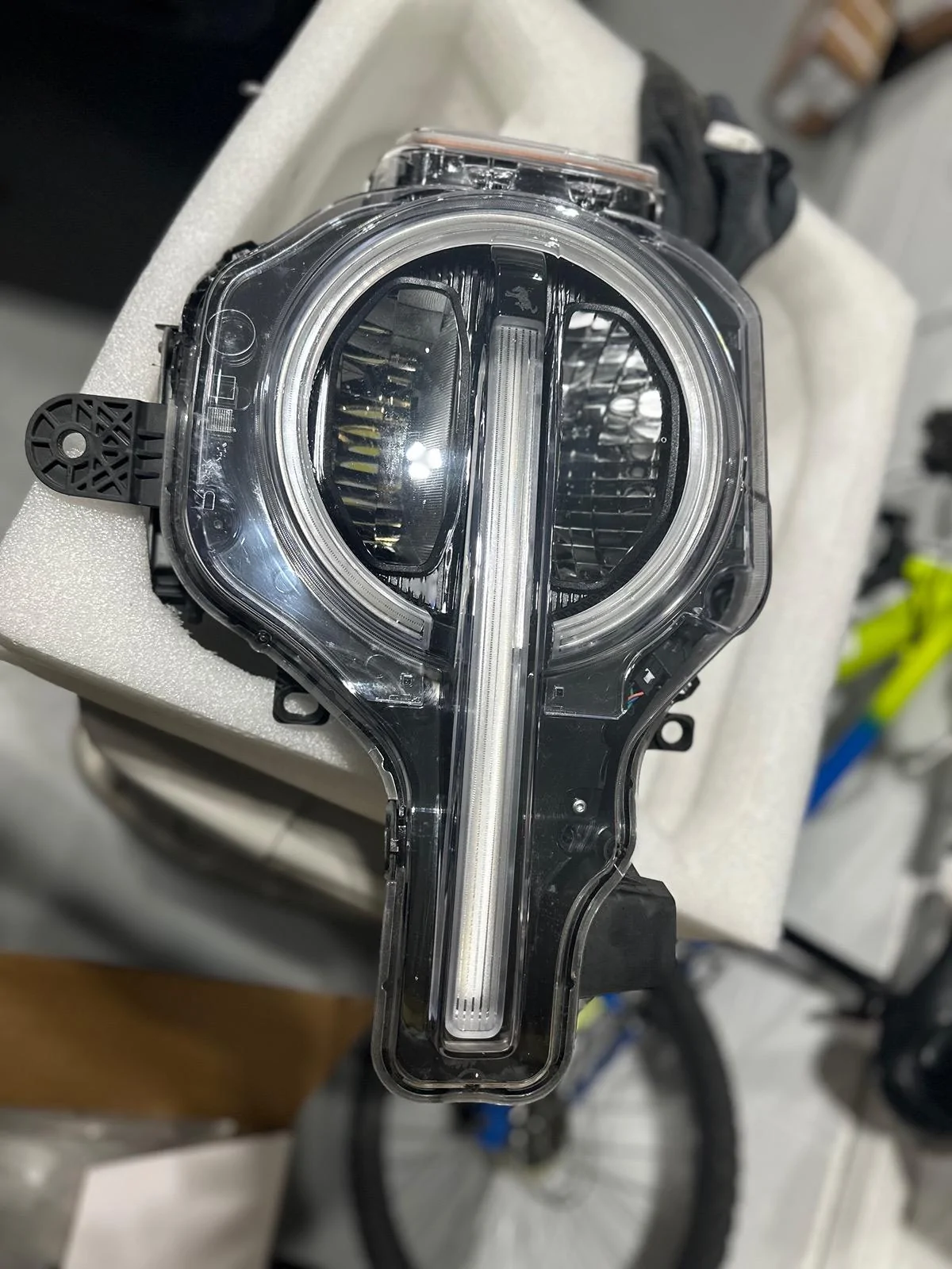 Ford Bronco FS: Signature headlights IMG_8407