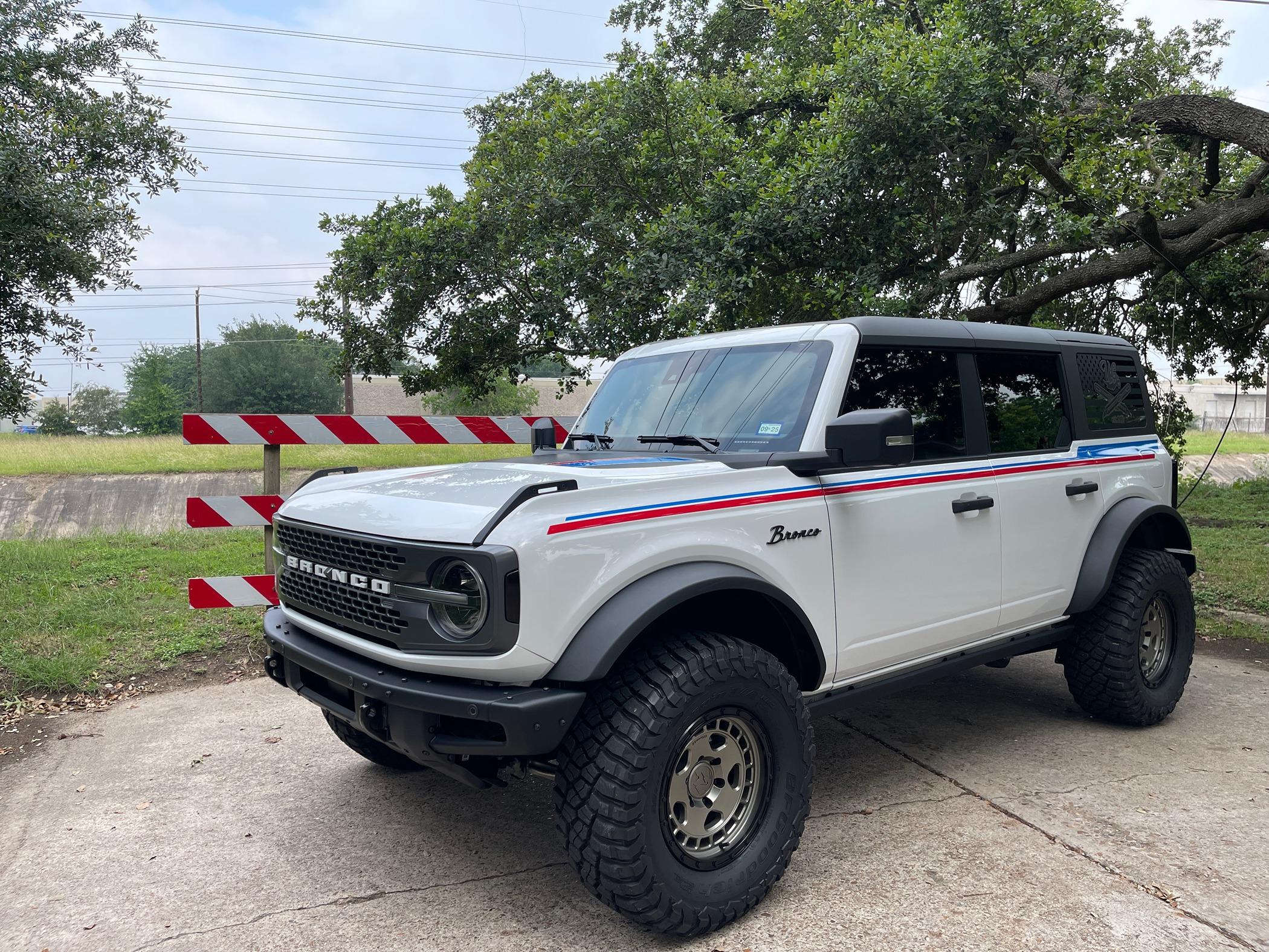 Ford Bronco 🆕 Bronco Doubleback Stripe IMG_7966.JPG