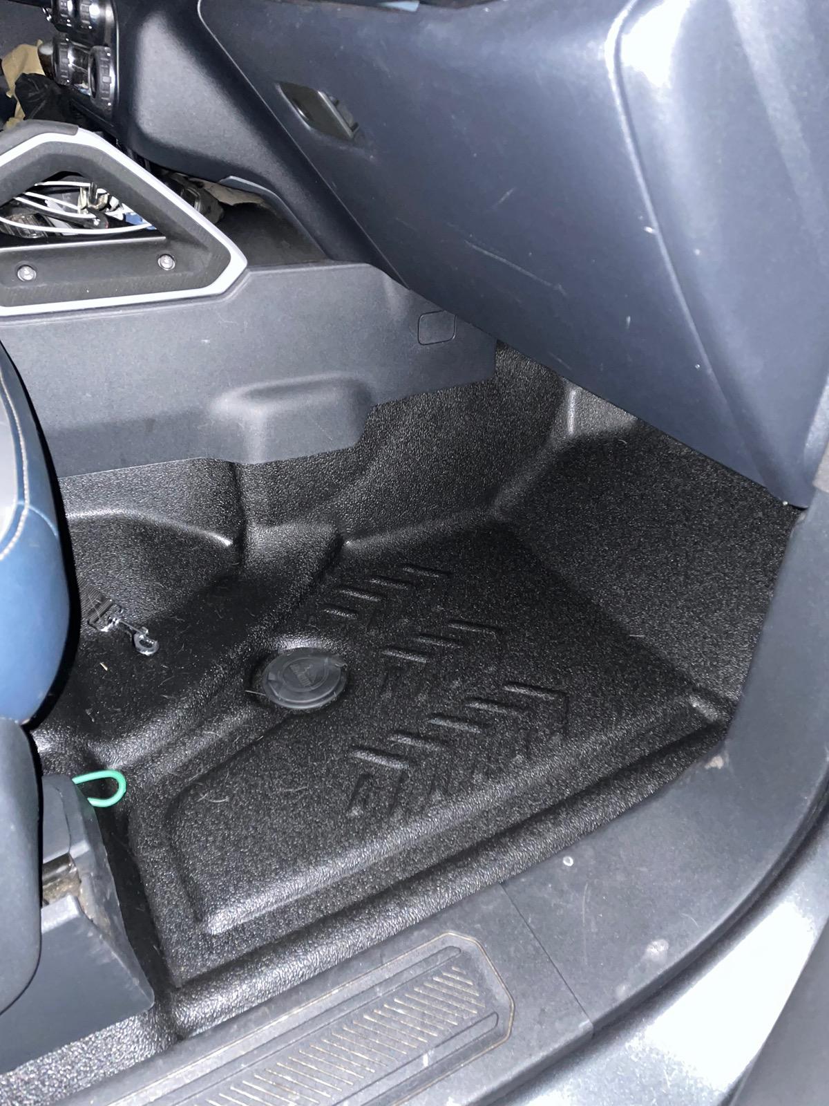 Ford Bronco Armorlite 4dr washout floor install complete IMG_2311