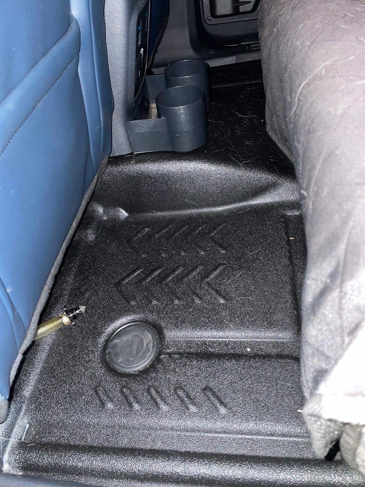 Ford Bronco Armorlite 4dr washout floor install complete IMG_2314