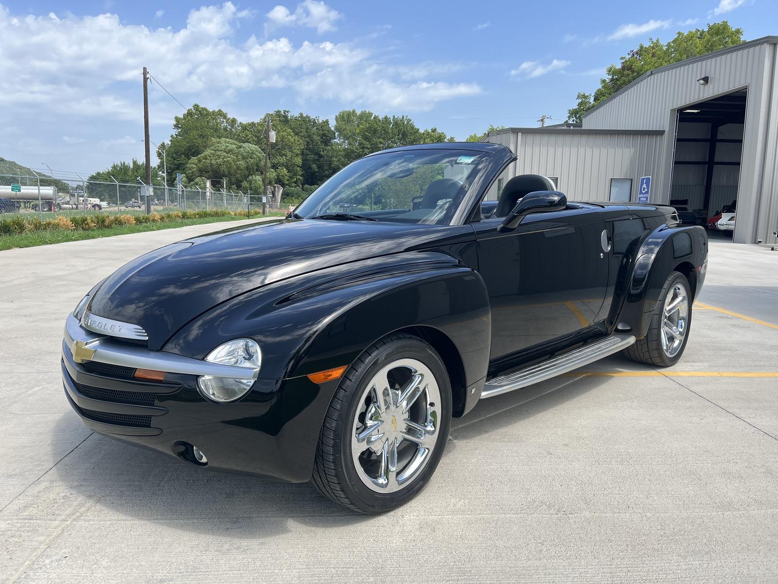 Ford Bronco Bronco Team 2 door. 2006 Chevy SSR pic 6